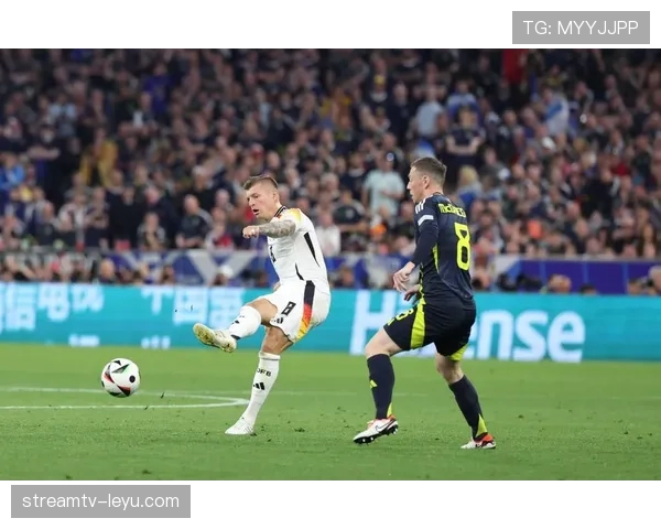 圣埃蒂安新赛季揭幕战表现引发热议 球队重大挑战备受关注