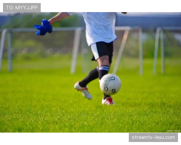 阿劳霍：灵巧后卫如何在现代足球中提升防线竞争力