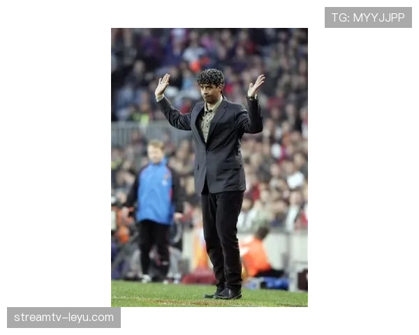 弗兰克·里杰卡尔德重返教练席,执掌青年军开启复兴新篇章 弗兰克·里杰卡尔德重返教练席,执掌青年军开启复兴新篇章