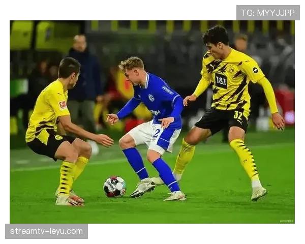 波尔图队关键战强势逆转，稳健表现助其晋级下一轮