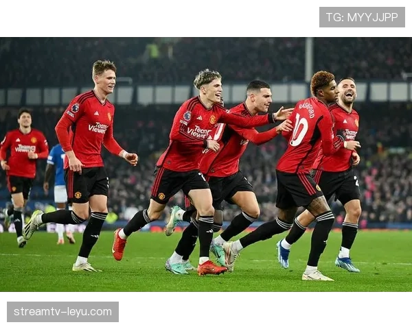 曼联防线稳固提升，球队信心增强状态回暖