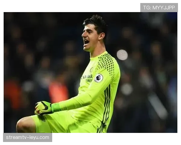 库尔图瓦荣膺英超赛季最佳门将，稳健表现助球队强势争冠