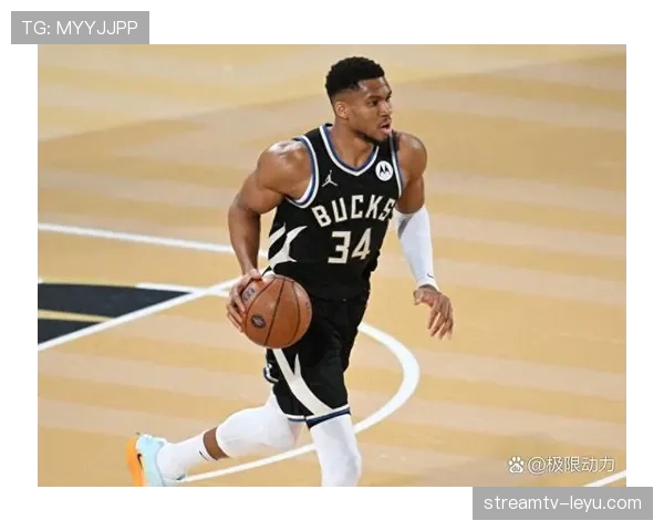 米德尔顿无球跑动胜上季 为字母哥拉开投篮空间